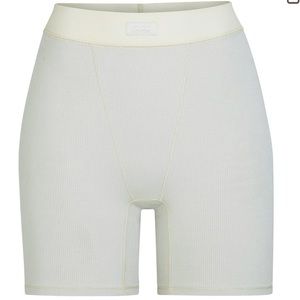 SKIMS Soft Lounge Boxer in Talc